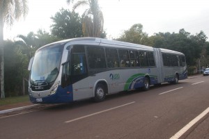 Ônibus articulado da UFLA, já apelidado de "Mamute"