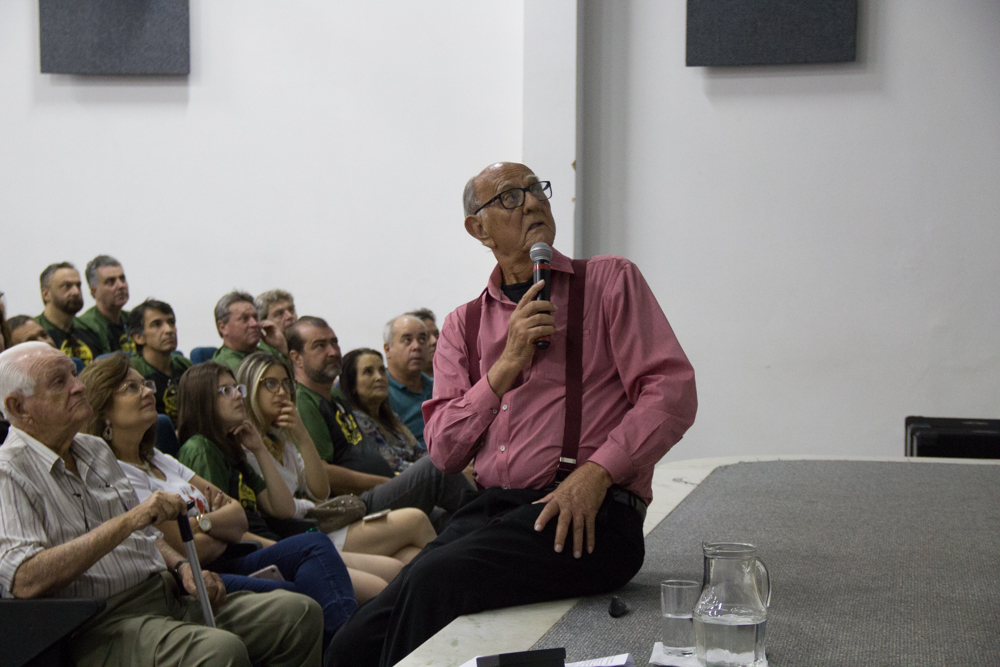 Professor emérito Alfredo Scheid Lopes durante a "Aula da Saudade".