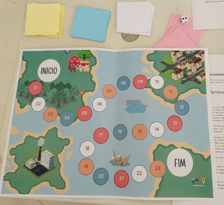 Estudantes desenvolvem jogos de tabuleiro que estimulam discussões socioambientais