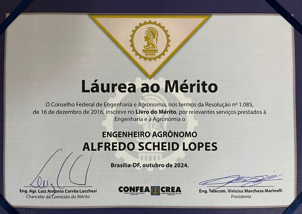 Professor Alfredo Scheid Lopes recebe homenagem no Livro do Mérito 2024