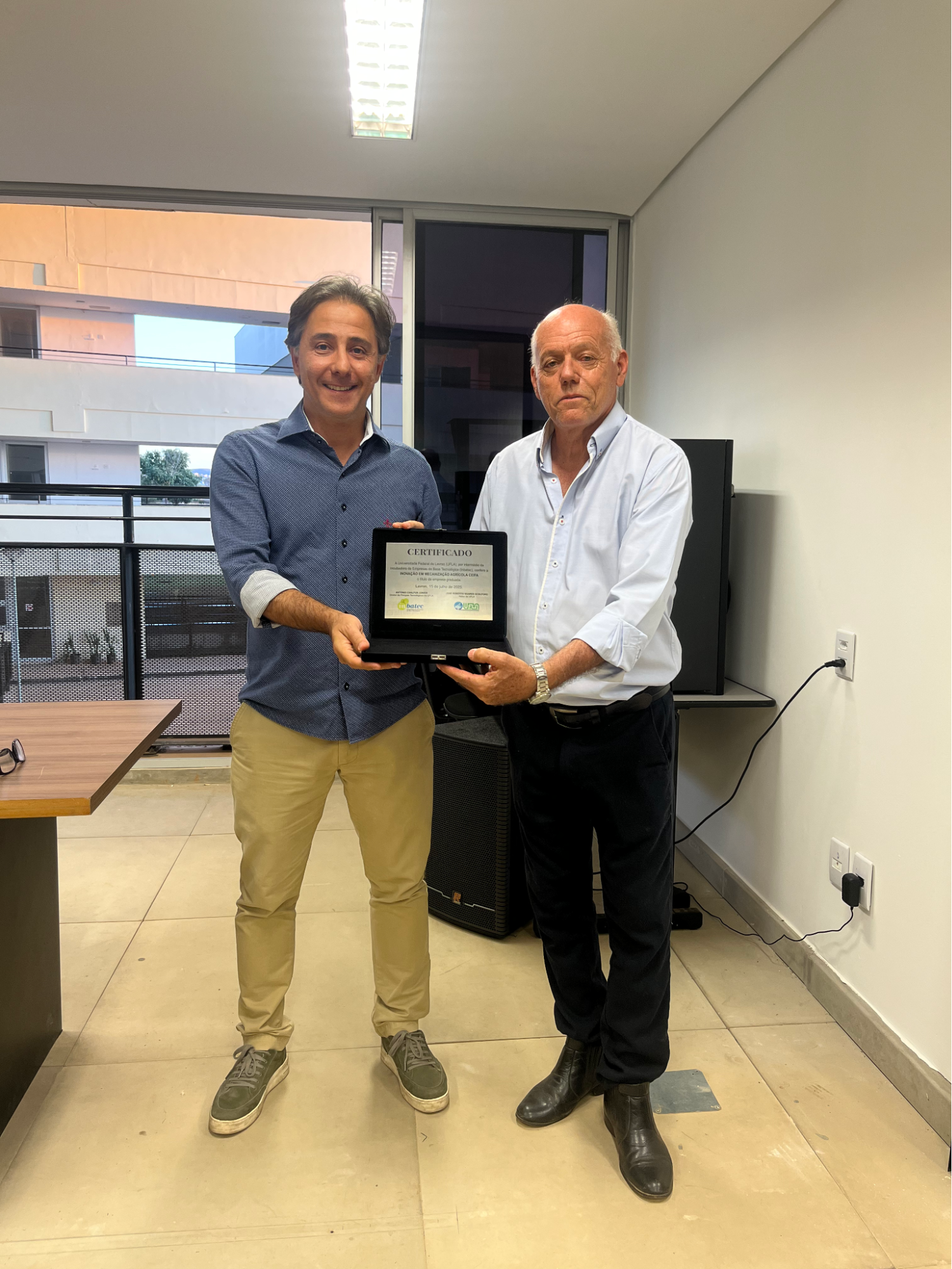 Gentileza solicitar descrição da imagem