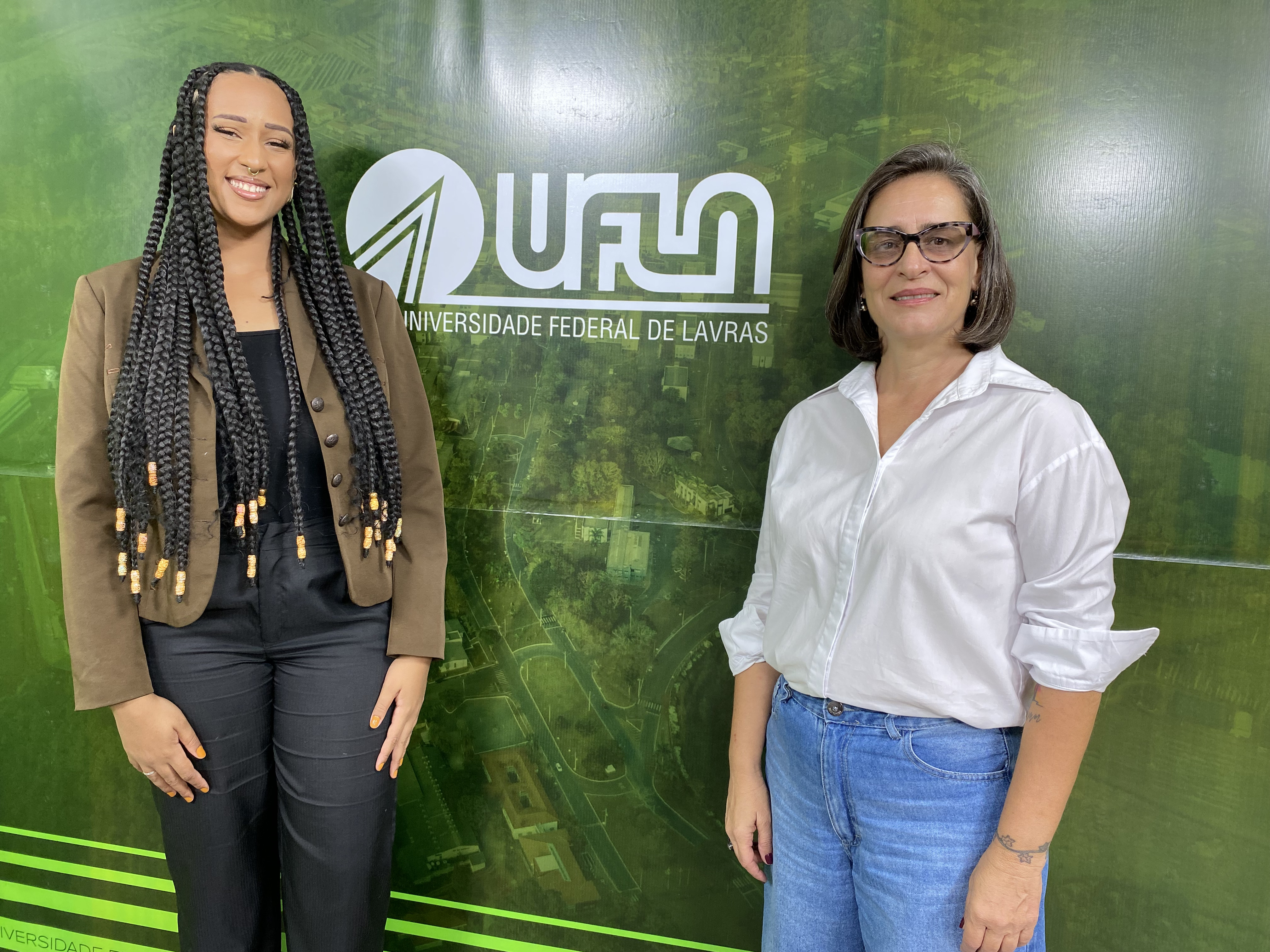 Gentileza solicitar descrição da imagem