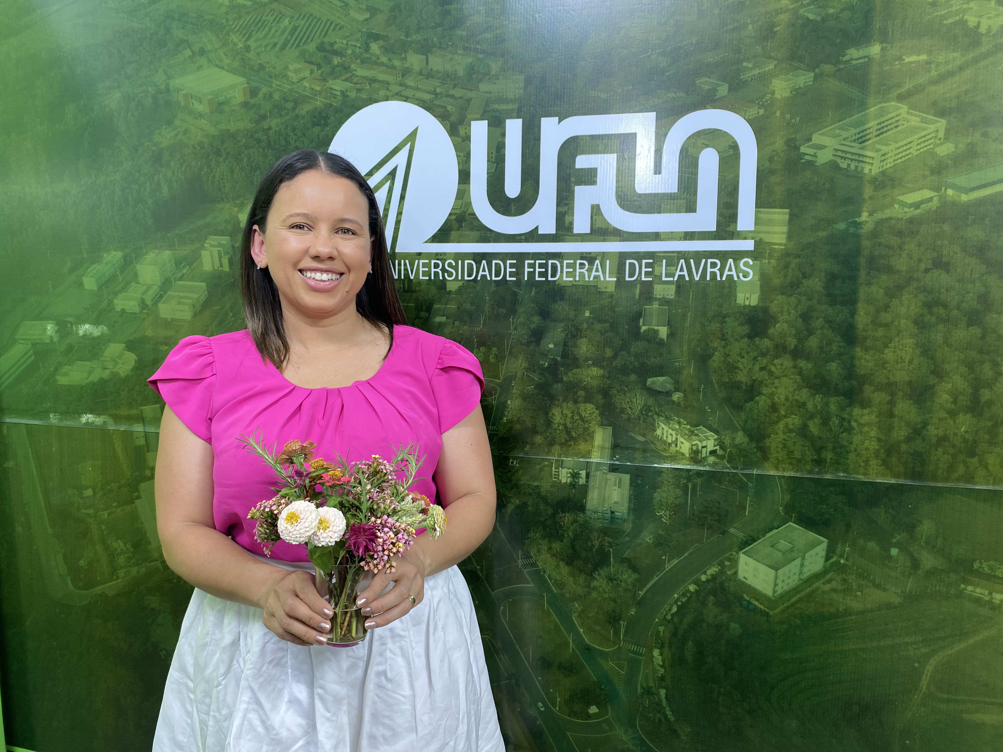 Gentileza solicitar descrição da imagem