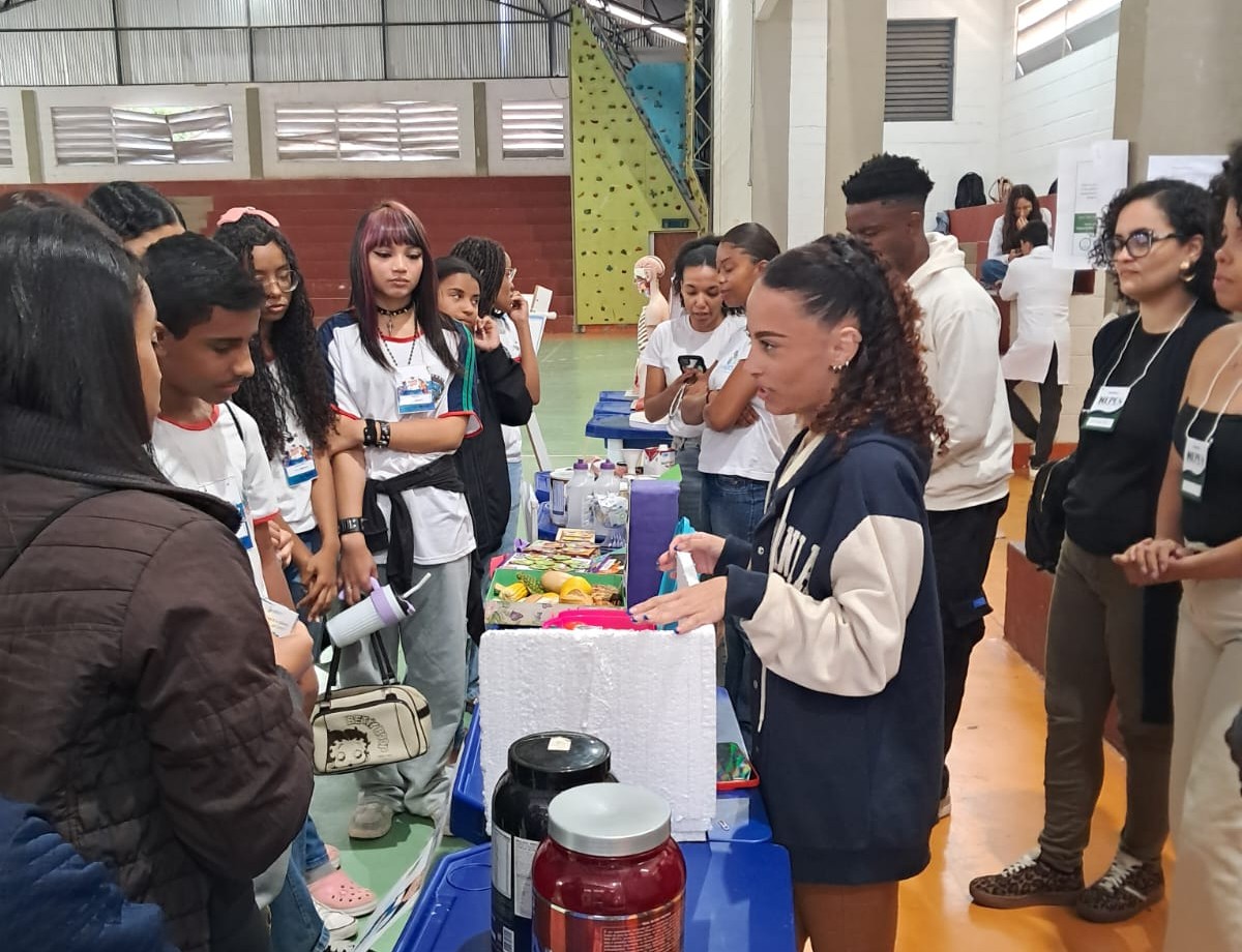 Gentileza solicitar descrição da imagem