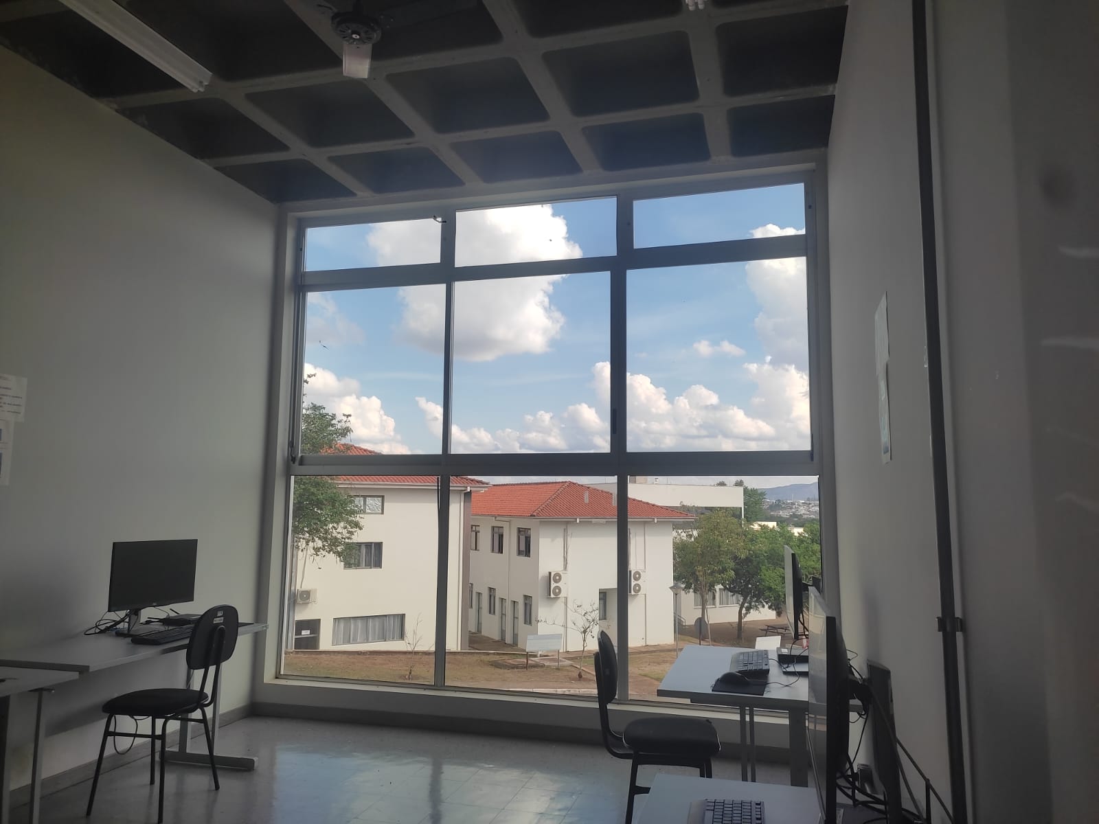 Biblioteca Universitária oferece espaço reservado para pessoas com mobilidade reduzida ou deficiência física