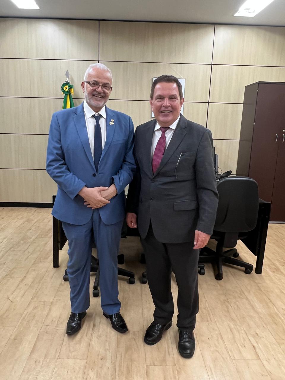 Gentileza solicitar descrição da imagem