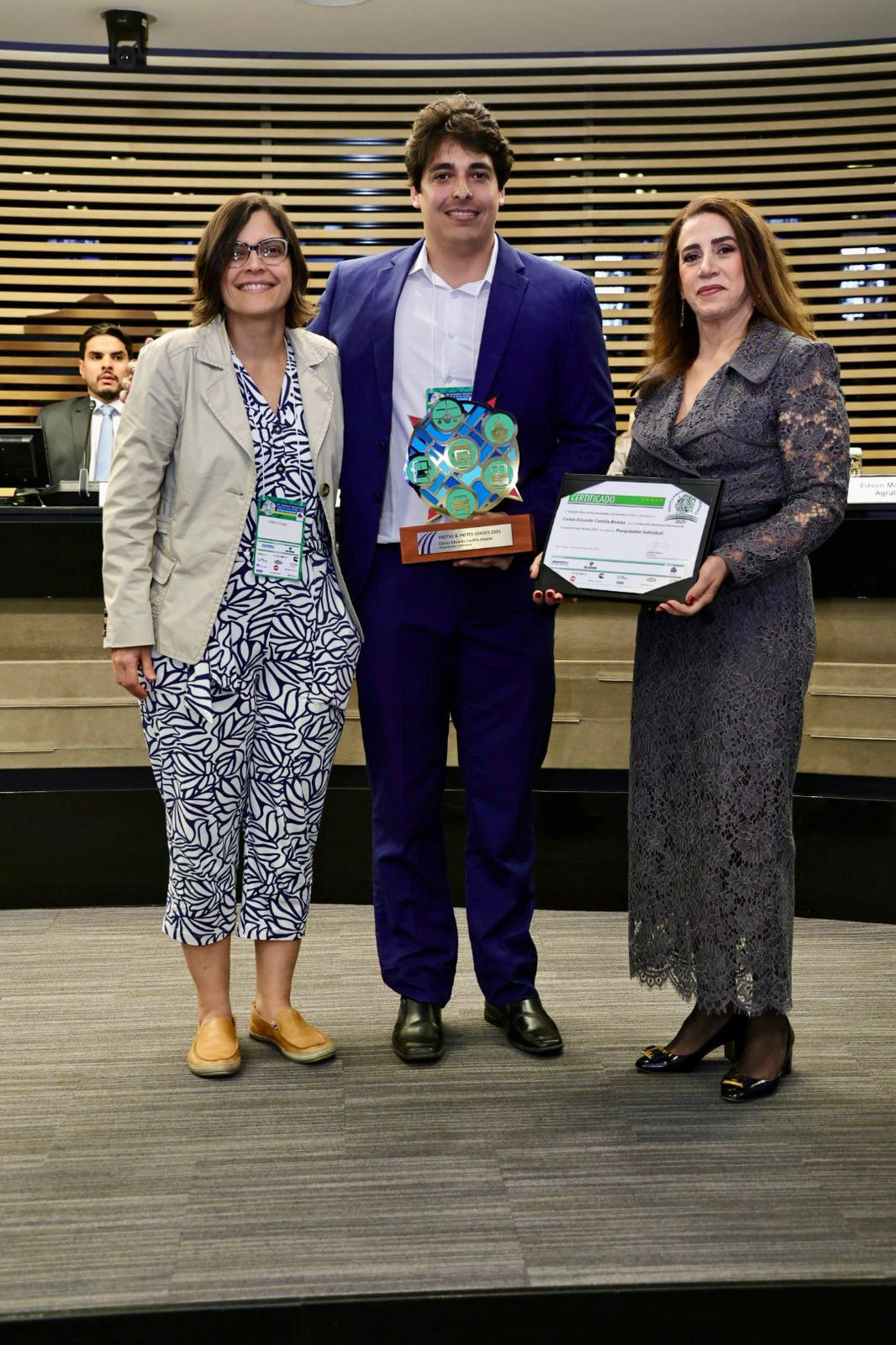 Gentileza solicitar descri&ccedil;&atilde;o da imagem