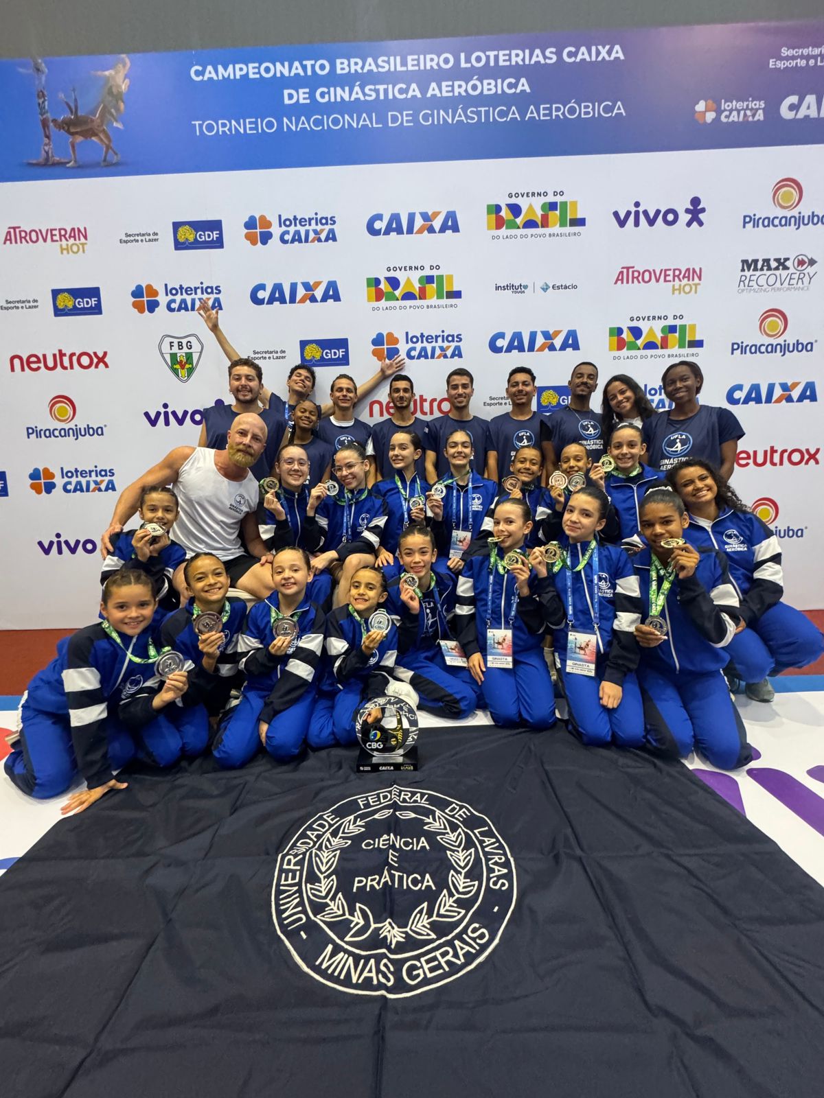 Gentileza solicitar descrição da imagem