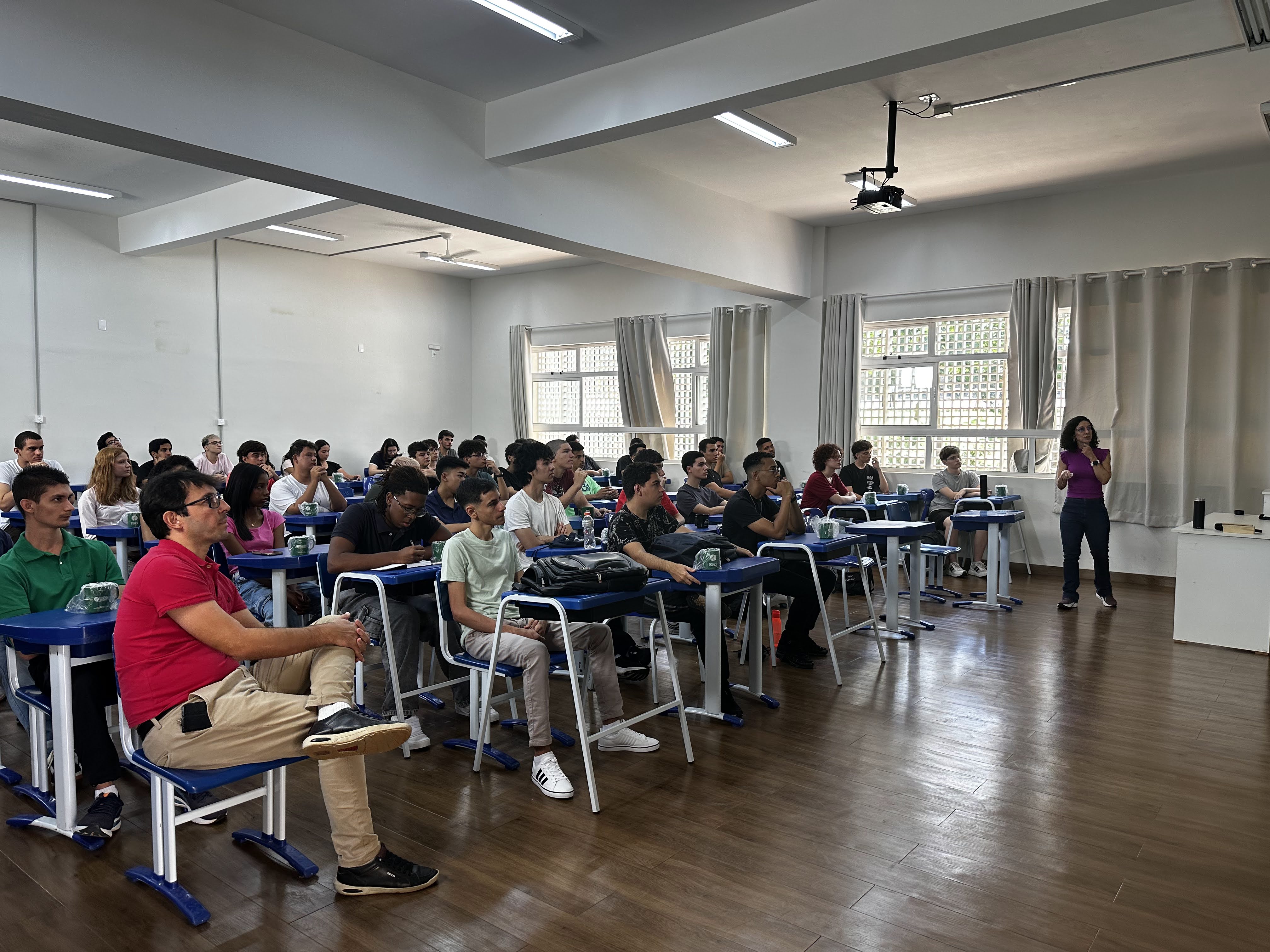 Gentileza solicitar descri&ccedil;&atilde;o da imagem