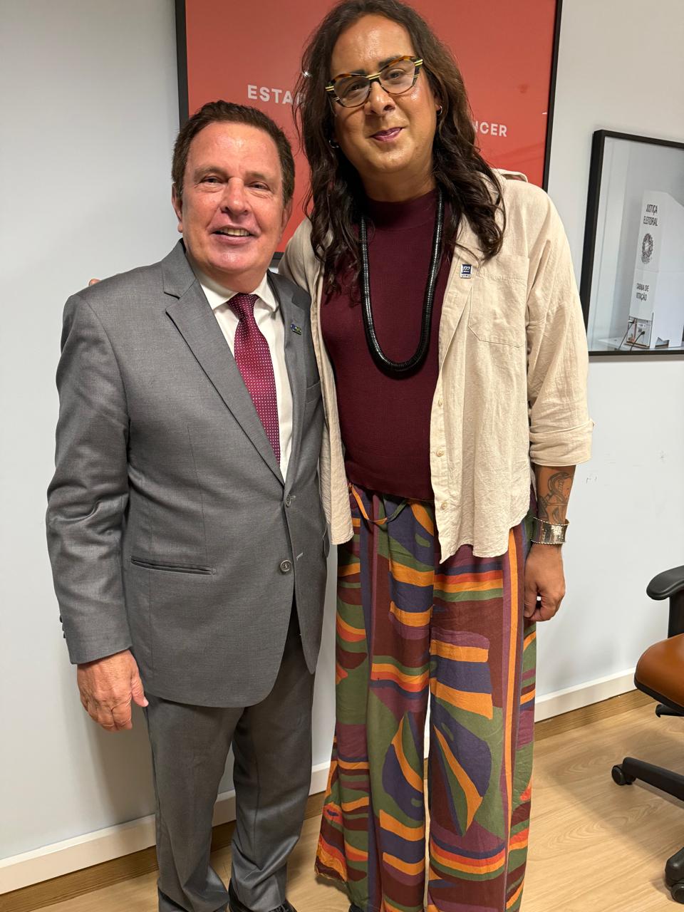 Gentileza solicitar descri&ccedil;&atilde;o da imagem