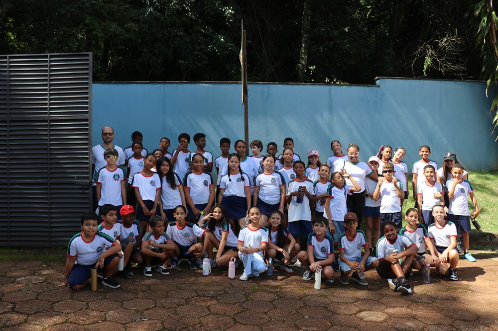 Estudantes da Escola Municipal Paulo Menicucci visitam a Estação de Tratamento de Água (ETA)