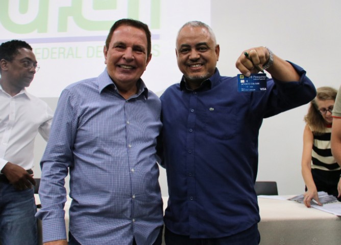 Gentileza solicitar descri&ccedil;&atilde;o da imagem