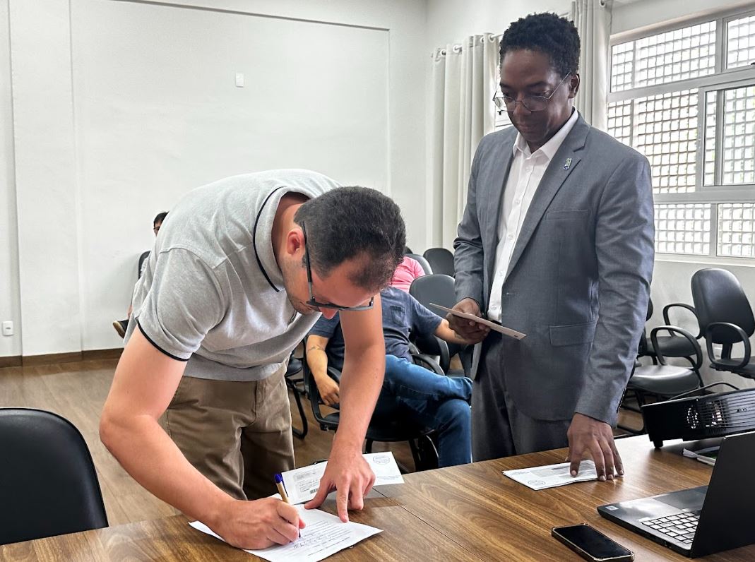 Gentileza solicitar descri&ccedil;&atilde;o da imagem