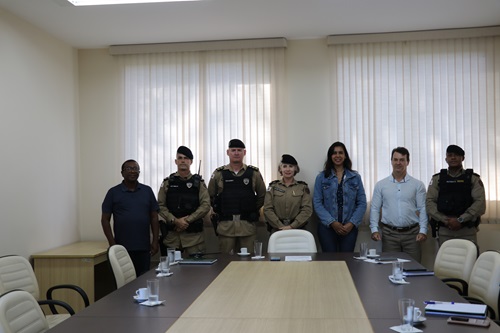 Reunião entre UFLA e Polícia Militar aborda cooperação e parcerias 