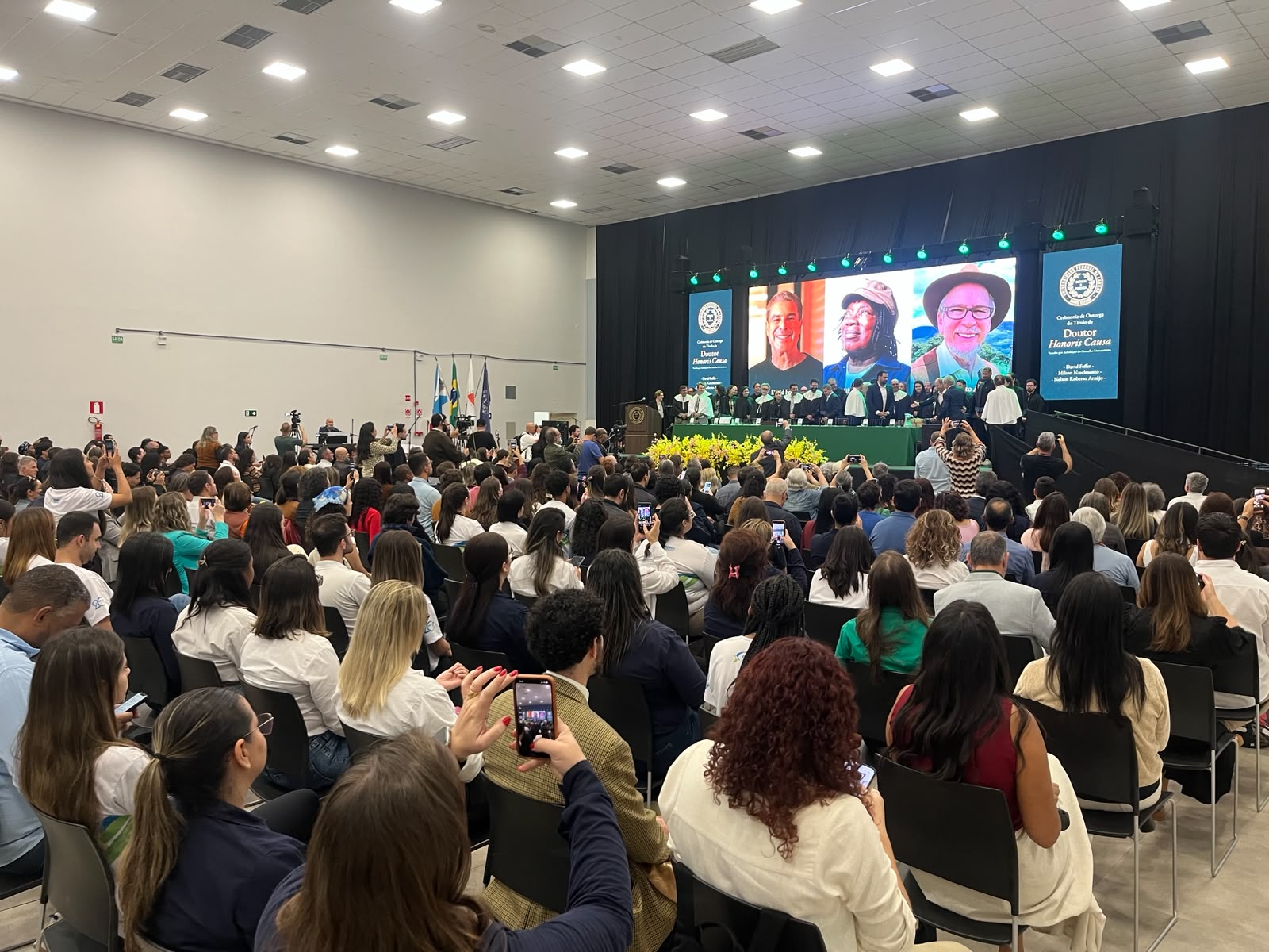Gentileza solicitar descri&ccedil;&atilde;o da imagem