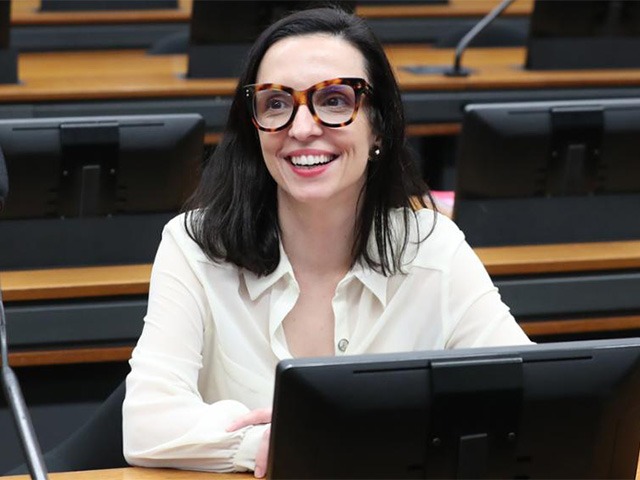 UFLA recebe a deputada Ana Pimentel para discutir misoginia nas redes sociais