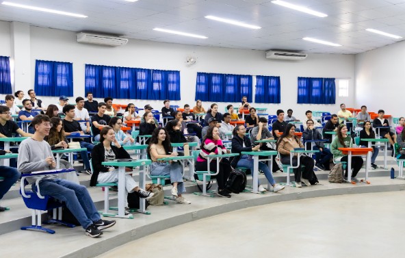 Gentileza solicitar descri&ccedil;&atilde;o da imagem