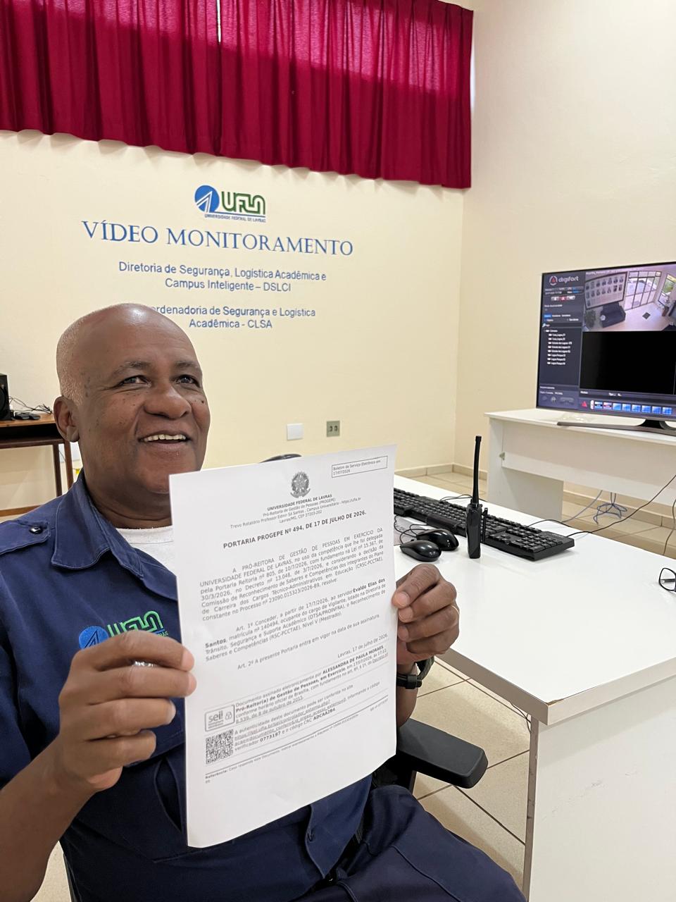 Gentileza solicitar descri&ccedil;&atilde;o da imagem
