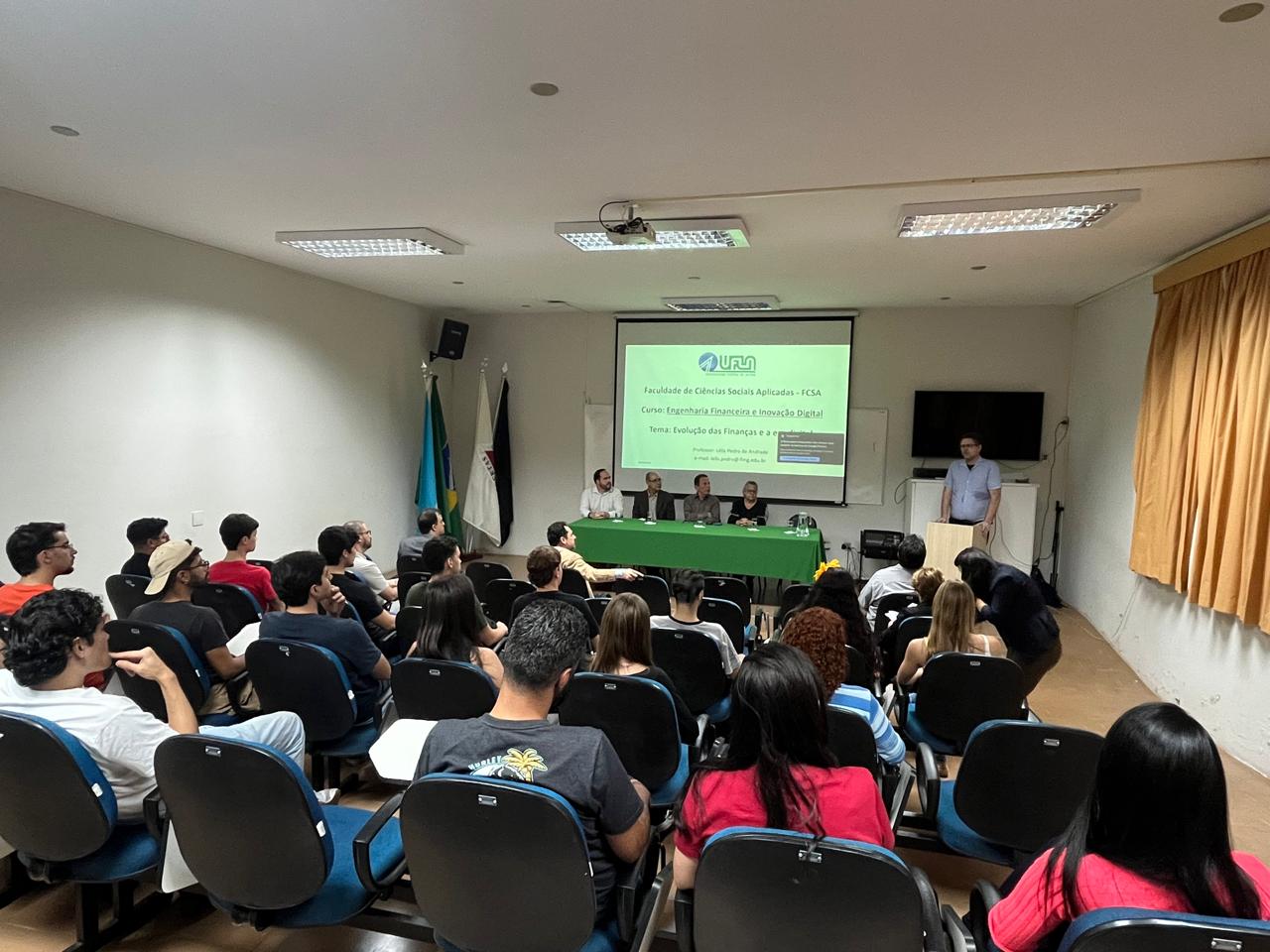 UFLA inicia formação em Engenharia Financeira e Inovação Digital com aula inaugural