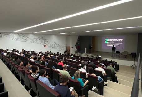 Gentileza solicitar descri&ccedil;&atilde;o da imagem