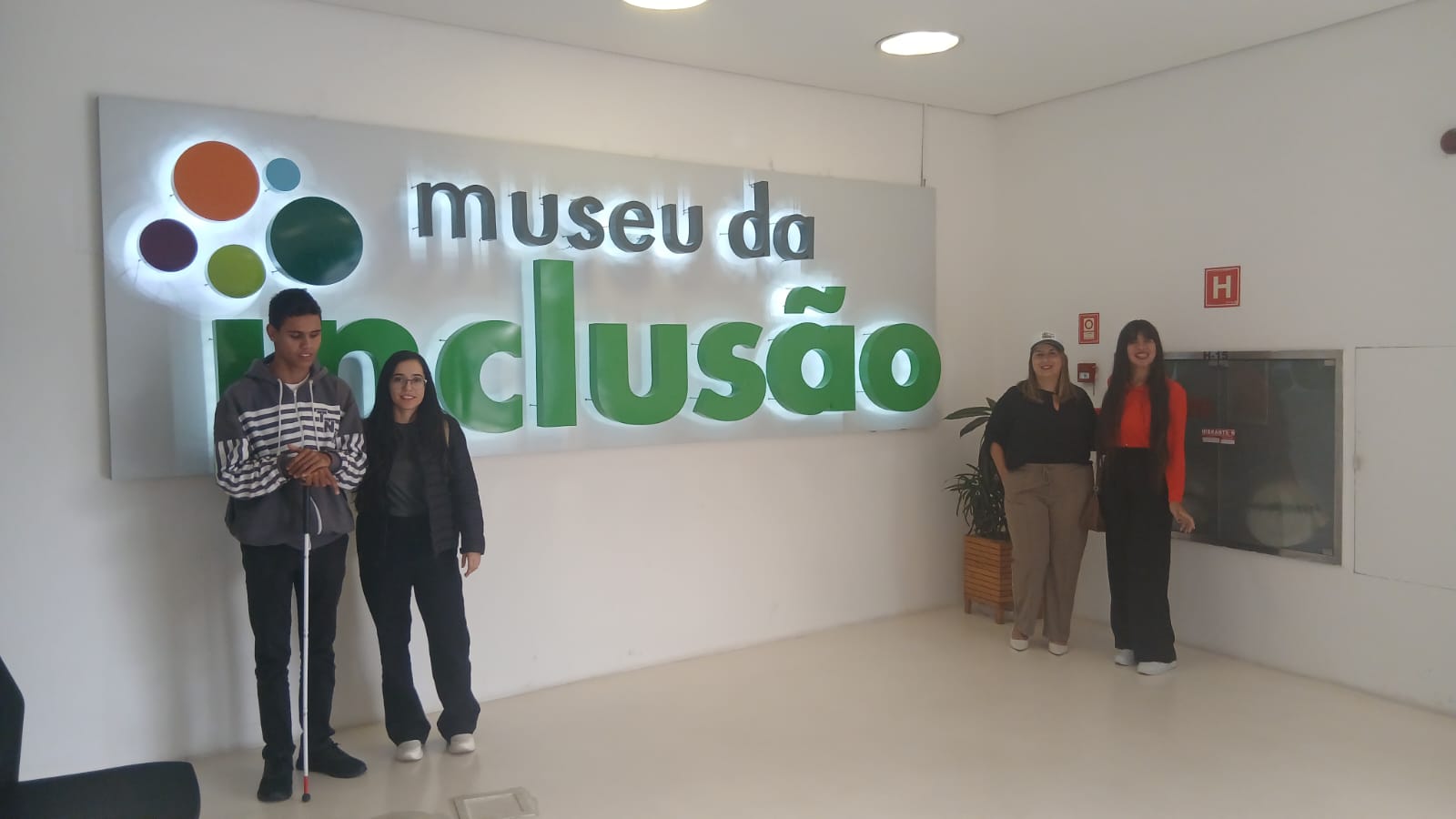 Gentileza solicitar descri&ccedil;&atilde;o da imagem