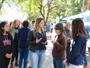 Peti Ambiental da Ufla realizou ação na Praça Dr. Augusto Silva