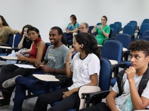 Estudantes do Cedet nas oficinas do projeto EduCom Ciência 